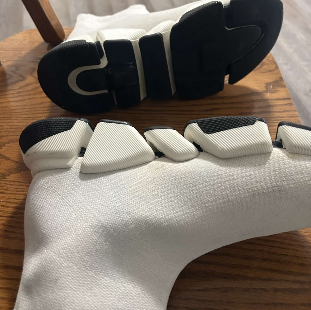 Balenciaga size 10 men need gone now